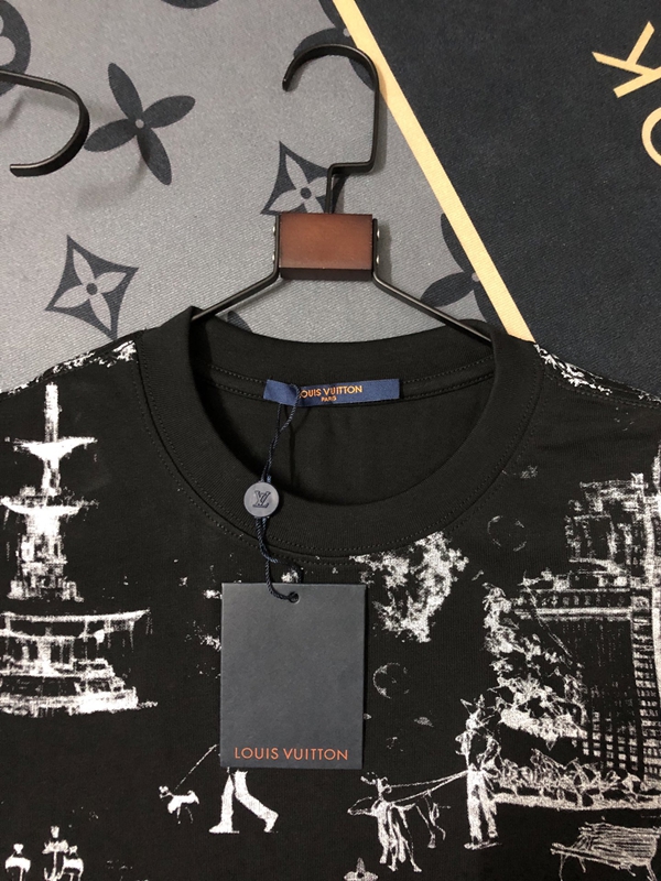 ブランドTシャツ側面デザイン